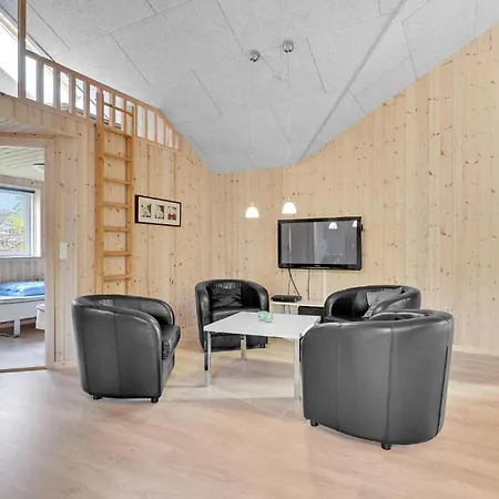 Tatil Evi Stunning Home In Tranekaer With Sauna