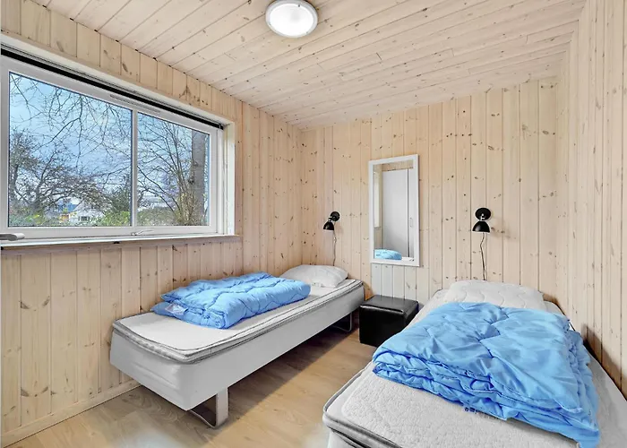 Kronens Have X Nyaraló *